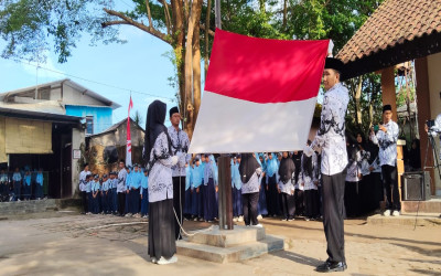 MTsN 3 Lombok Barat Gelar Upacara Peringatan Hari Guru Nasional 2025 dengan Khidmat